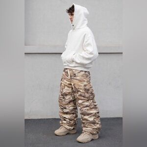 Black dot brown camo ski snowboard outdoor Waterproof pant . Sz L